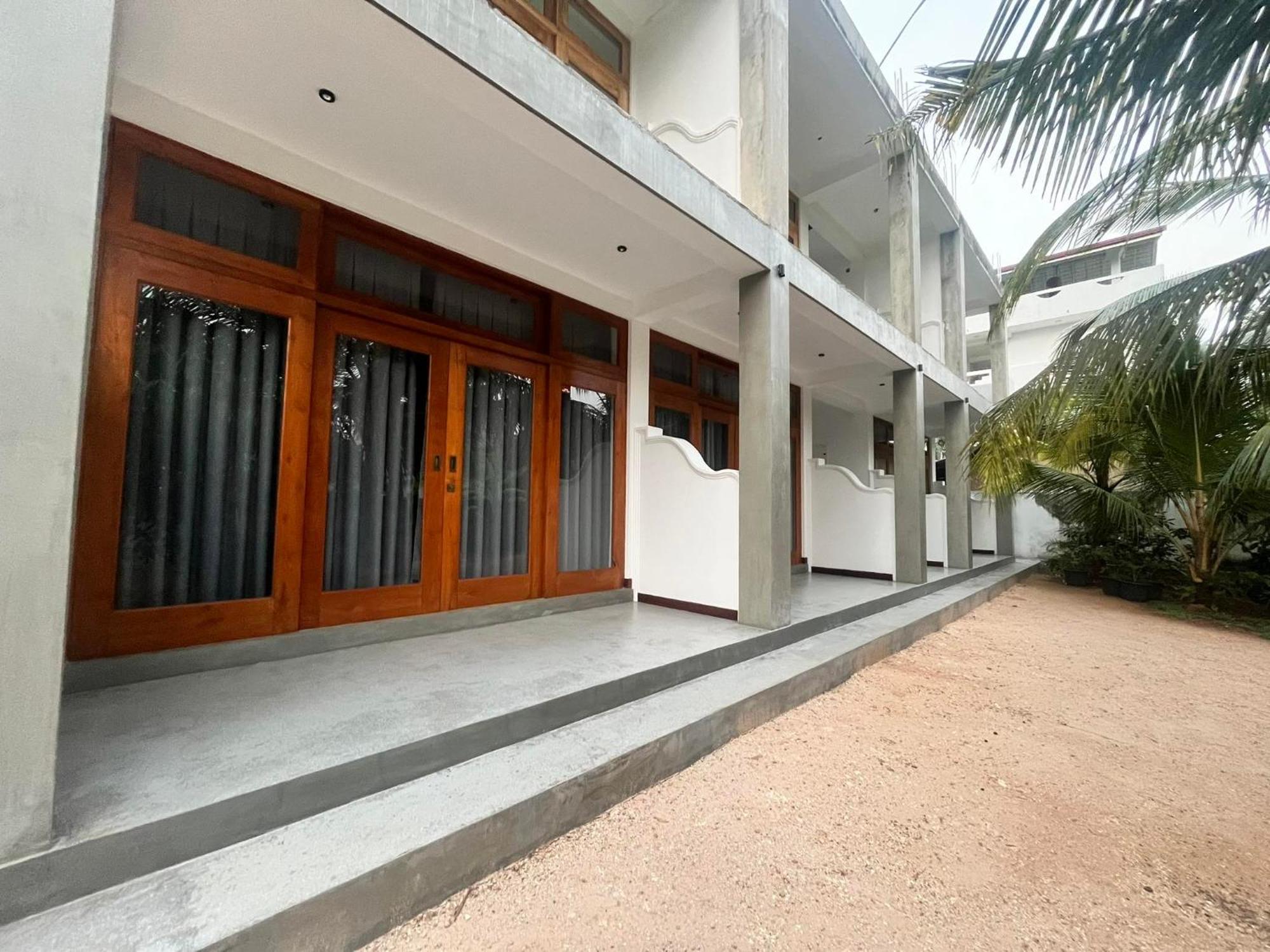 New Ocean Breeze Madiha Hotel Matara Buitenkant foto