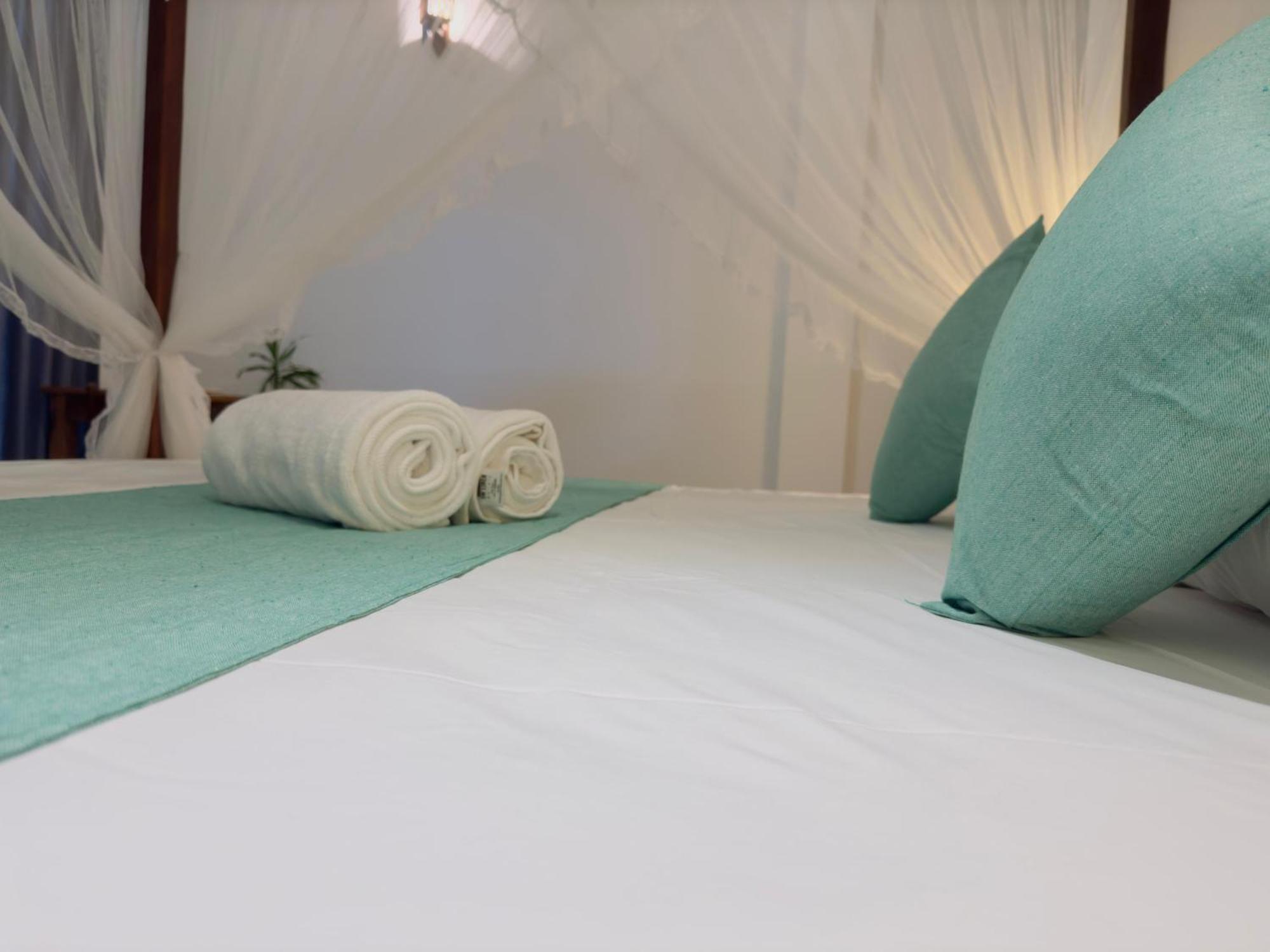 New Ocean Breeze Madiha Hotel Matara Buitenkant foto