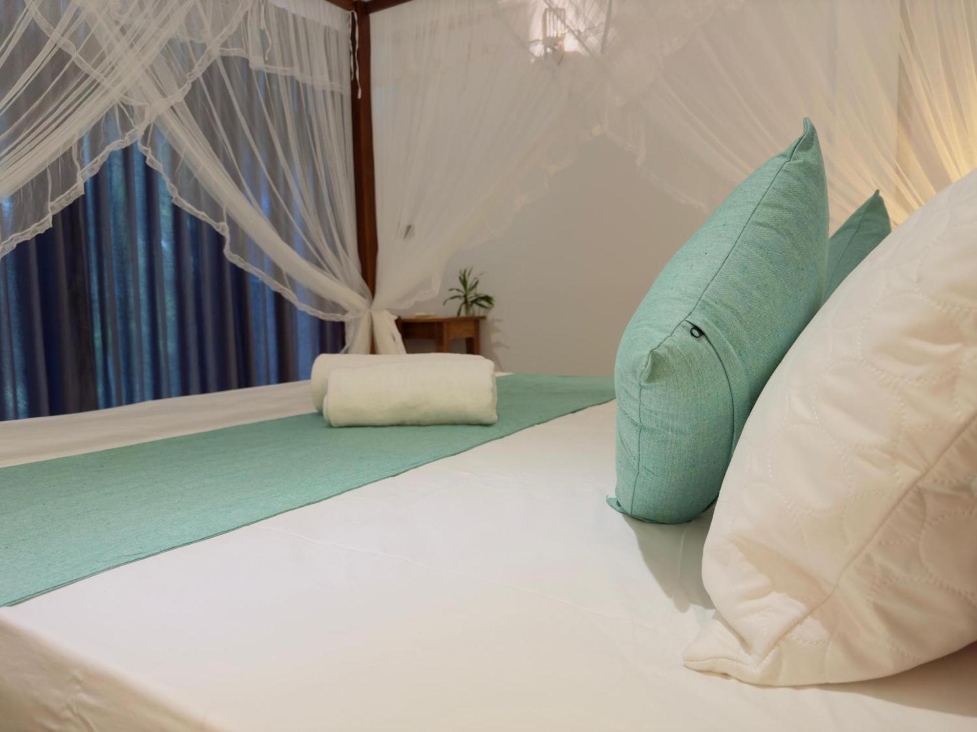 New Ocean Breeze Madiha Hotel Matara Buitenkant foto