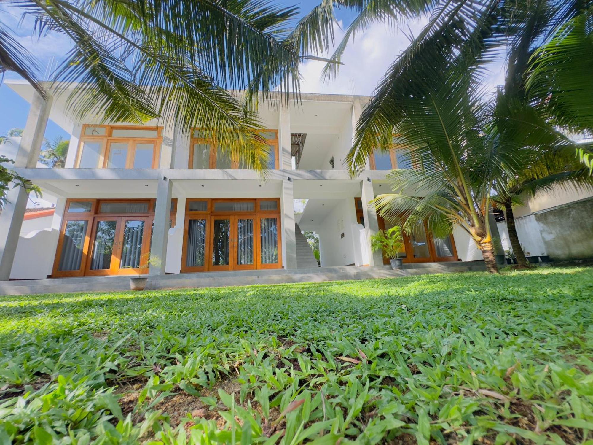 New Ocean Breeze Madiha Hotel Matara Buitenkant foto