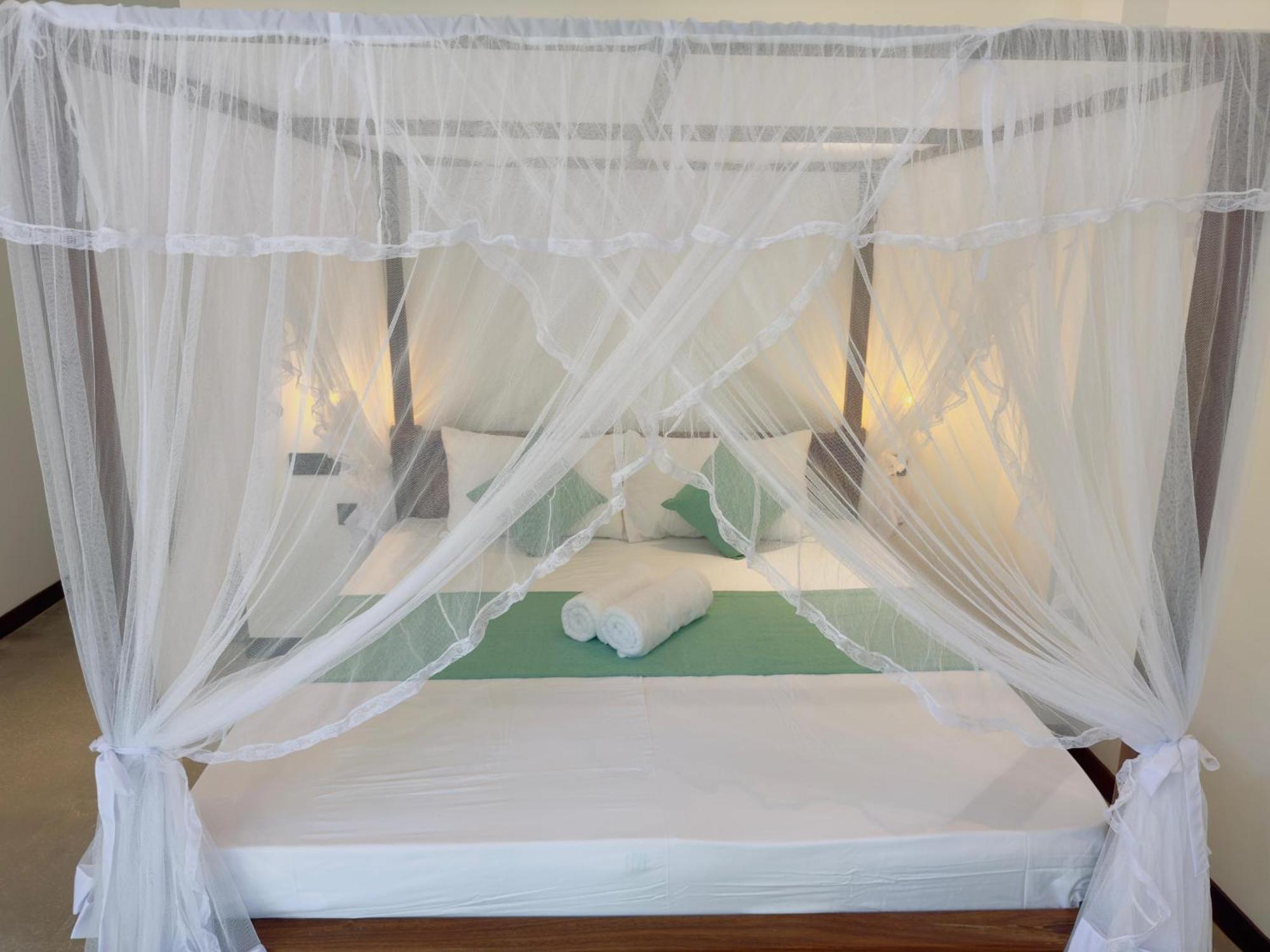 New Ocean Breeze Madiha Hotel Matara Buitenkant foto