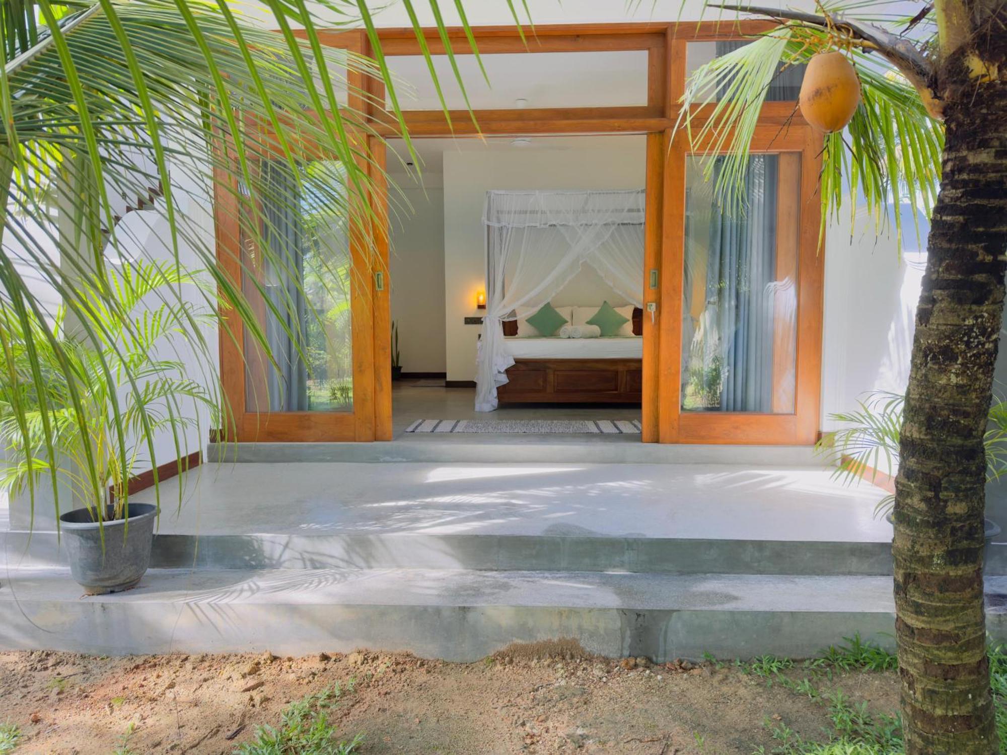 New Ocean Breeze Madiha Hotel Matara Buitenkant foto