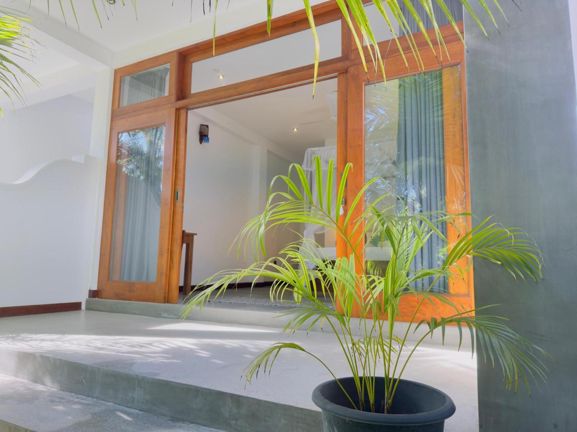 New Ocean Breeze Madiha Hotel Matara Buitenkant foto